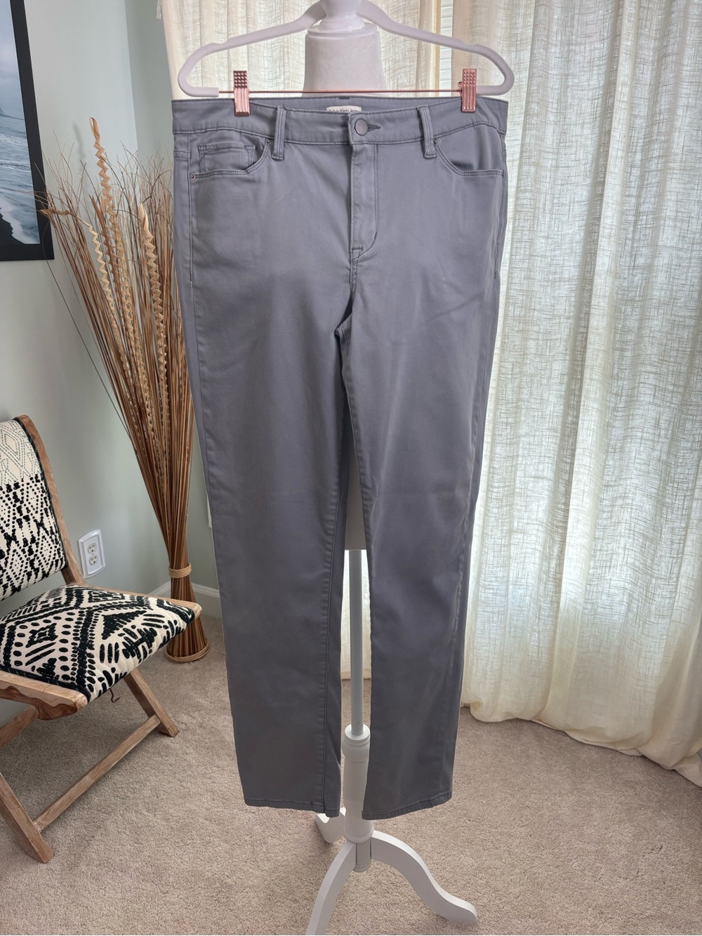 Calvin Klein Gray Tapered Ankle Jeans Size 31